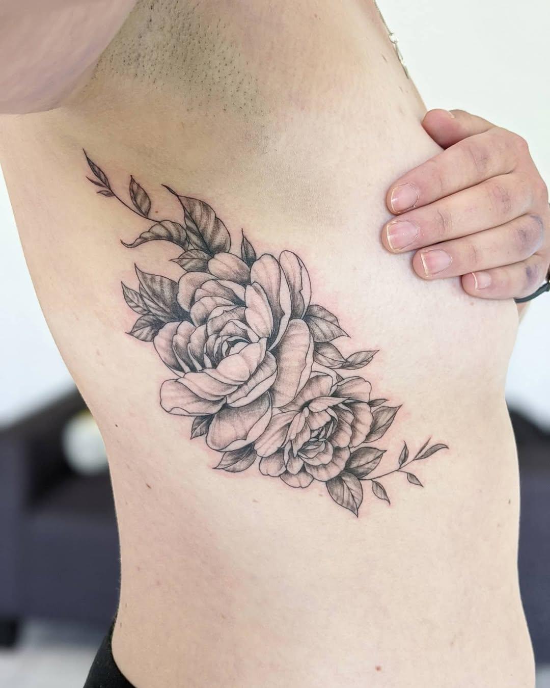 Tatouage Pivoines cotes — boobaxtattoo