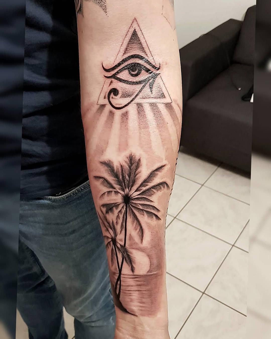 Tatouage Oeil Horus pissenlit — boobaxtattoo