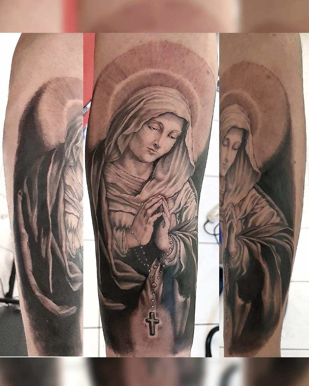 Tatouage Vierge Marie portrait — boobaxtattoo