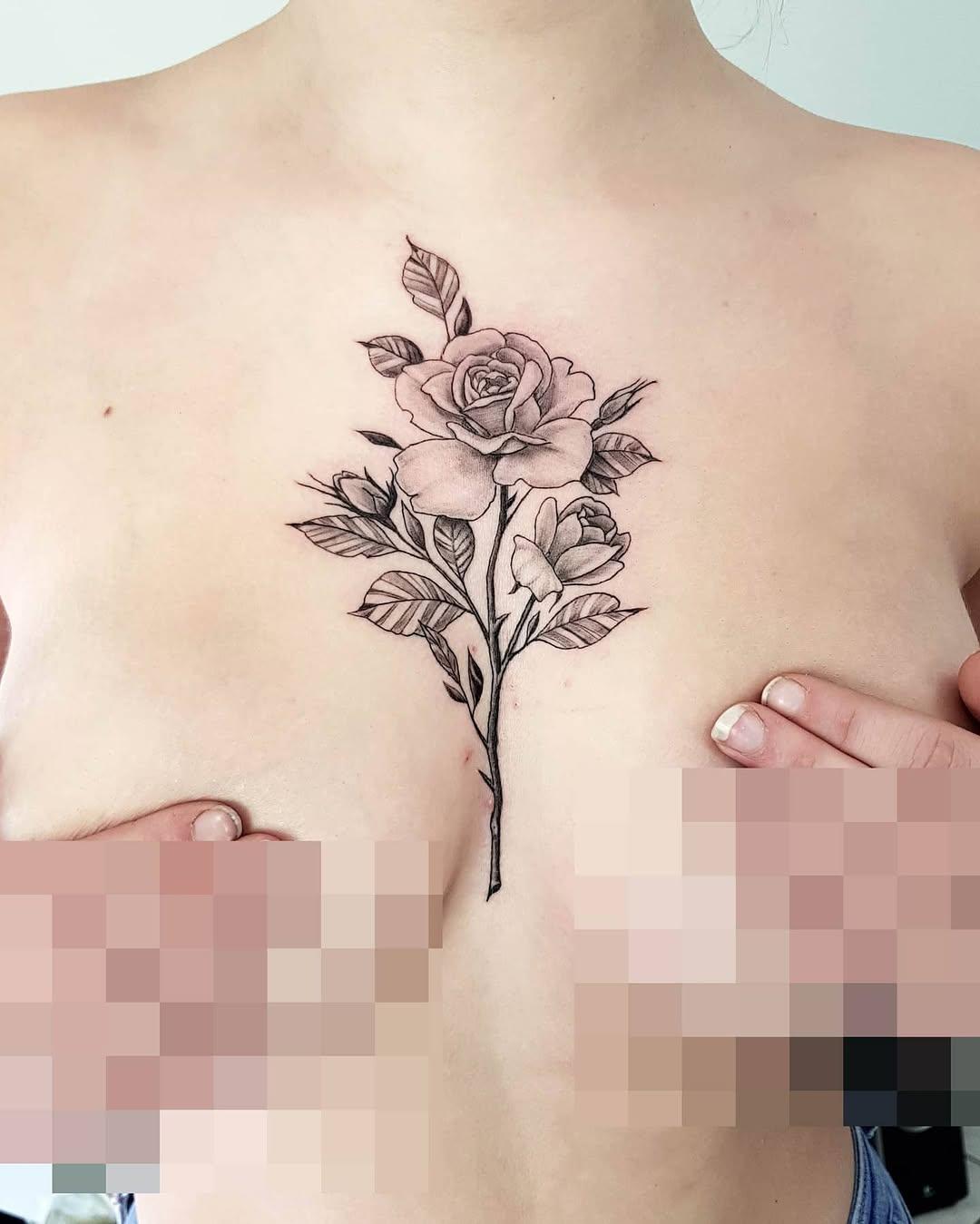 Tatouage Rose poitrine — boobaxtattoo