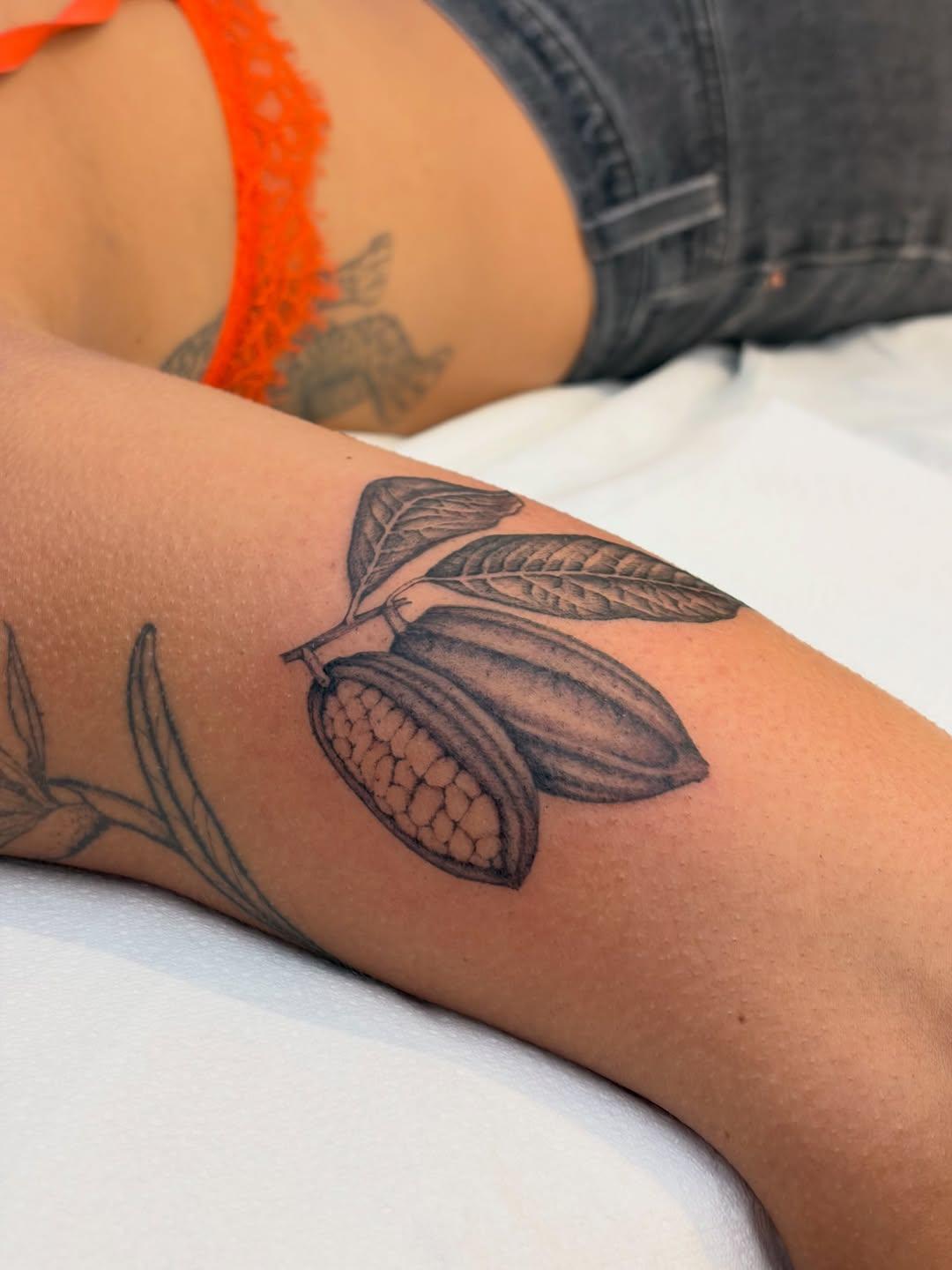 Tatouage cabosse de cacao — valentine_mandarine