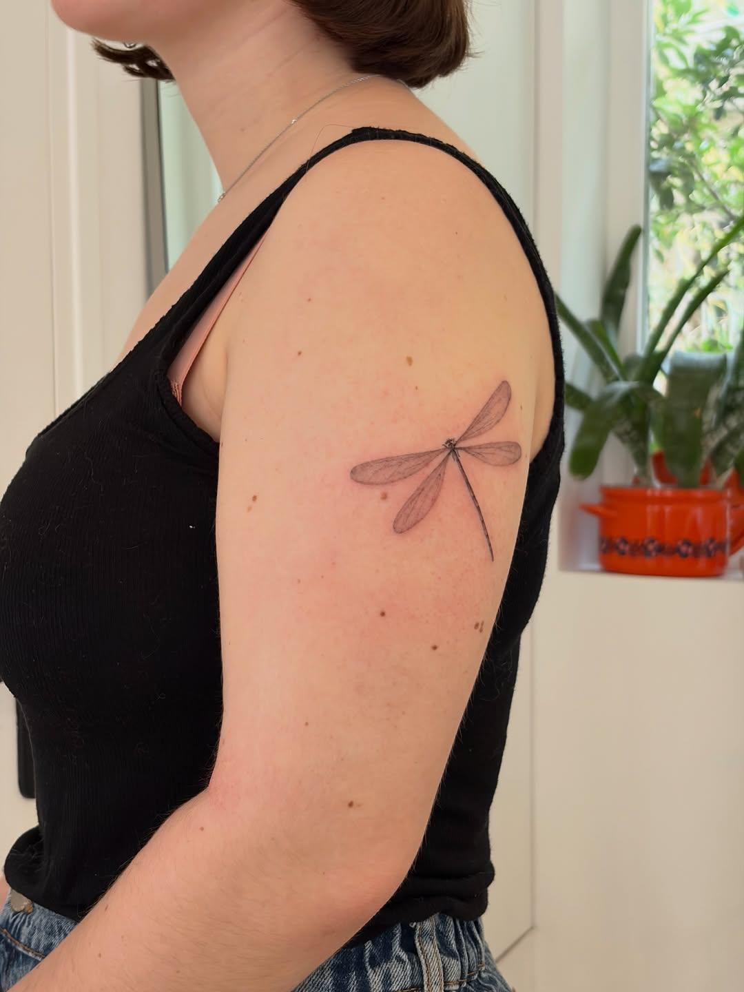Tatouage petites fleurs et botaniques — valentine_mandarine