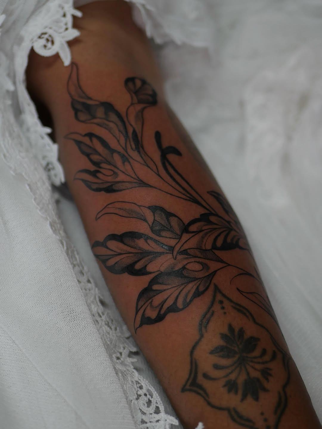 Tatouage Plantes et feuillages avant-bras — patmol.tattoo