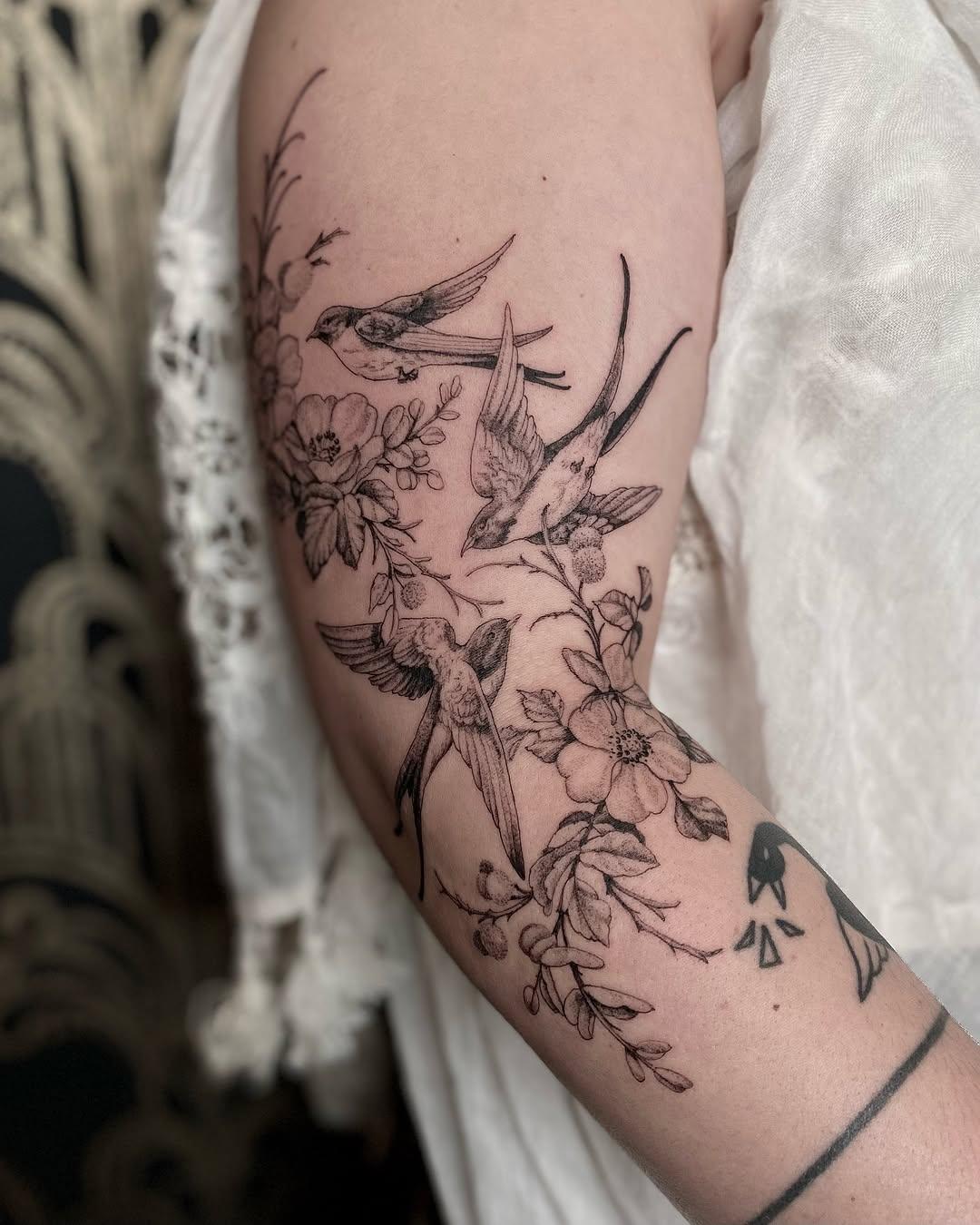 Tatouage papillon/moth ornemental — clarisseamourtattoo