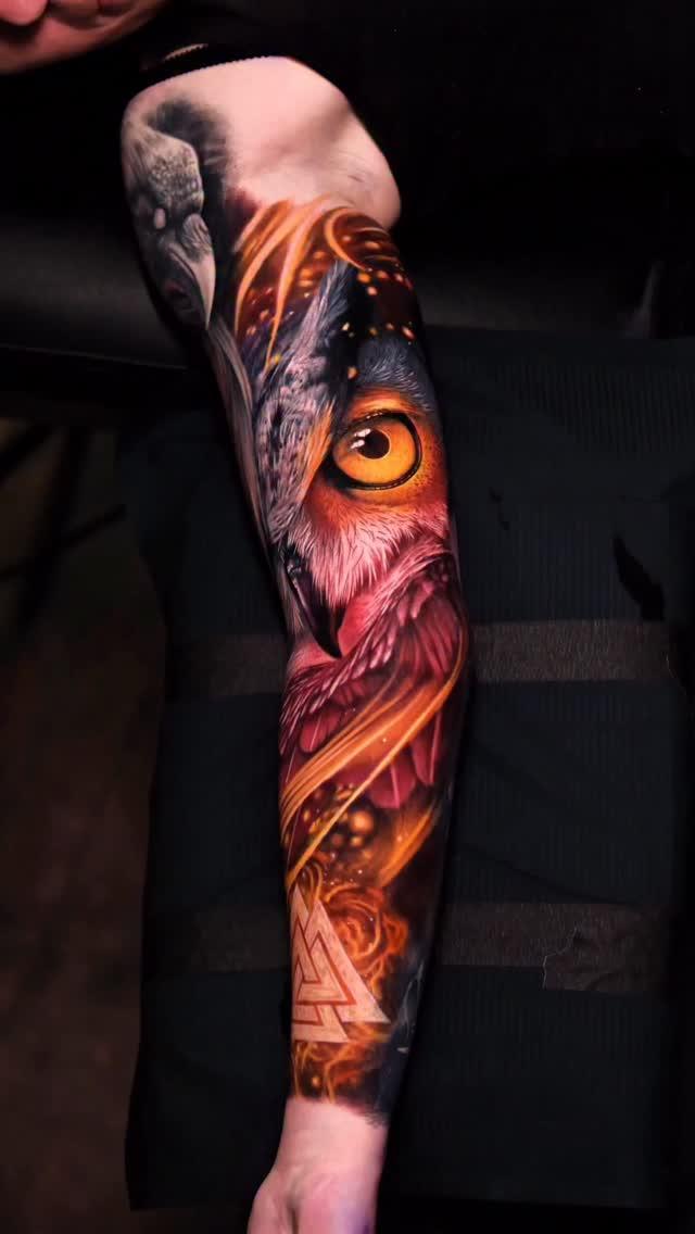 Tatouage Hibou cosmos — egon_weiss