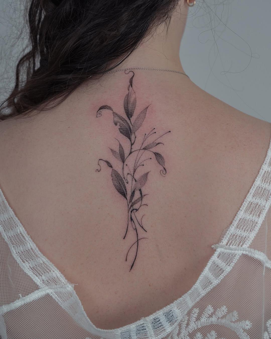 Tatouage feuilles botaniques minimalistes — kalawa.tattooer