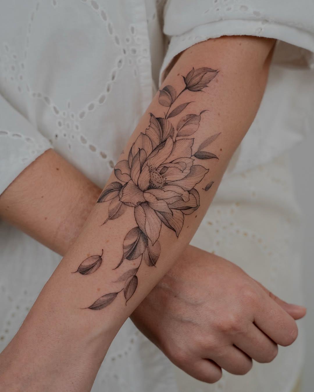 Tatouage fleur de lotus — kalawa.tattooer