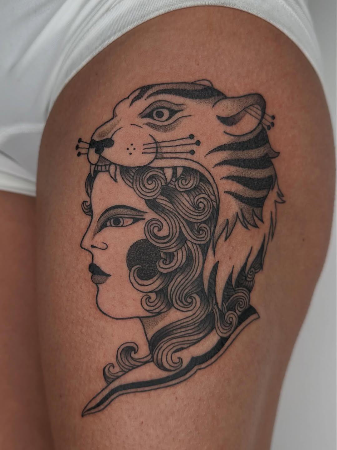 Tatouage Fille tigre — eugeniekasher