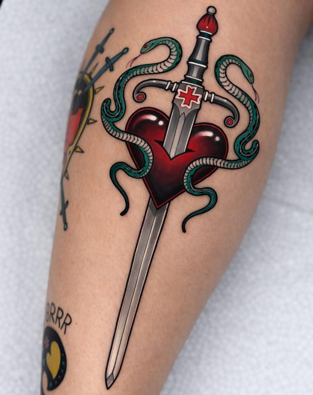 Tatouage Dague — rockyzero_tattoo