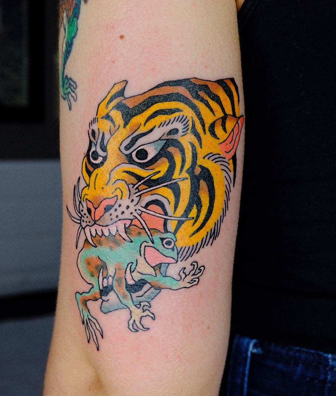 Tatouage Manchette japonaise continuation — brinditattoo