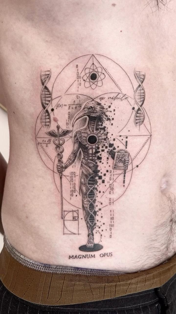 Magnum Opus — alchimie et géométrie sacrée sur le ventre — ezekiel_tattoo