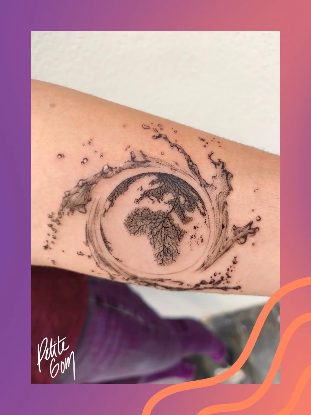 Tatouage couleur texture eau — petite.gom_tattoo