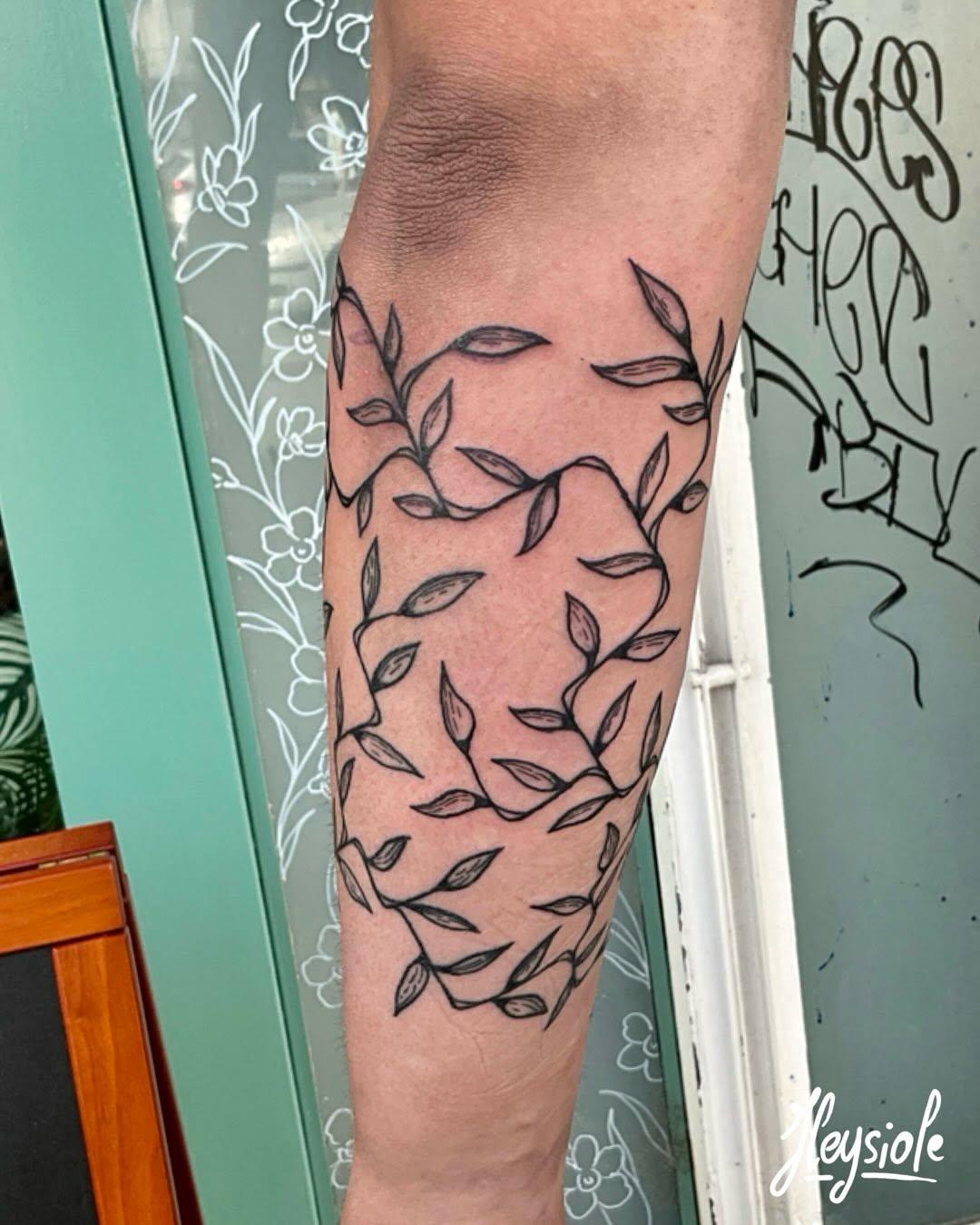 Feuillage / lierre, blackwork — heysi0le