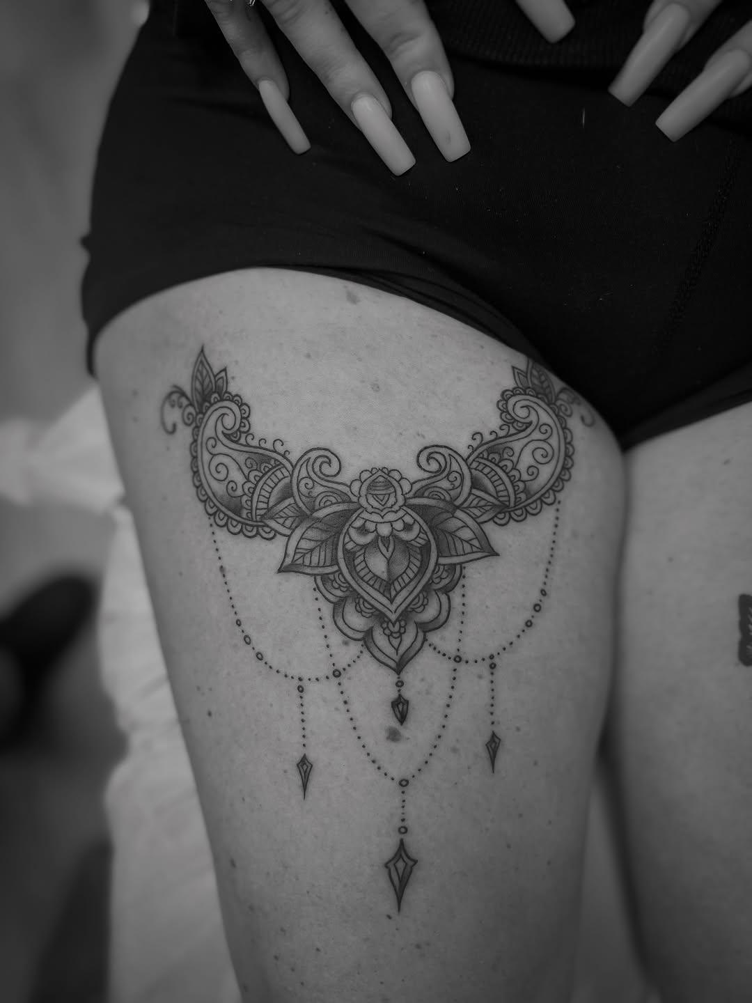 Tatouage custom — doodoobrowneyes