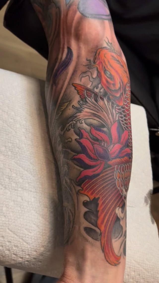 Tatouage carpe koï couleur — jaybaxterart