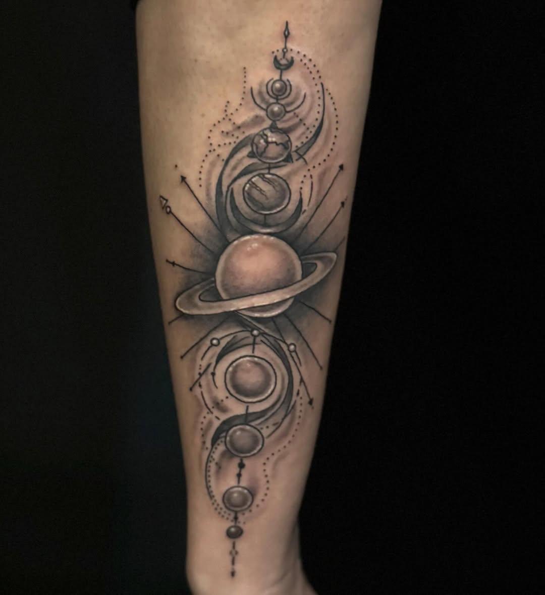 Tatouage système solaire spatial — jaybaxterart