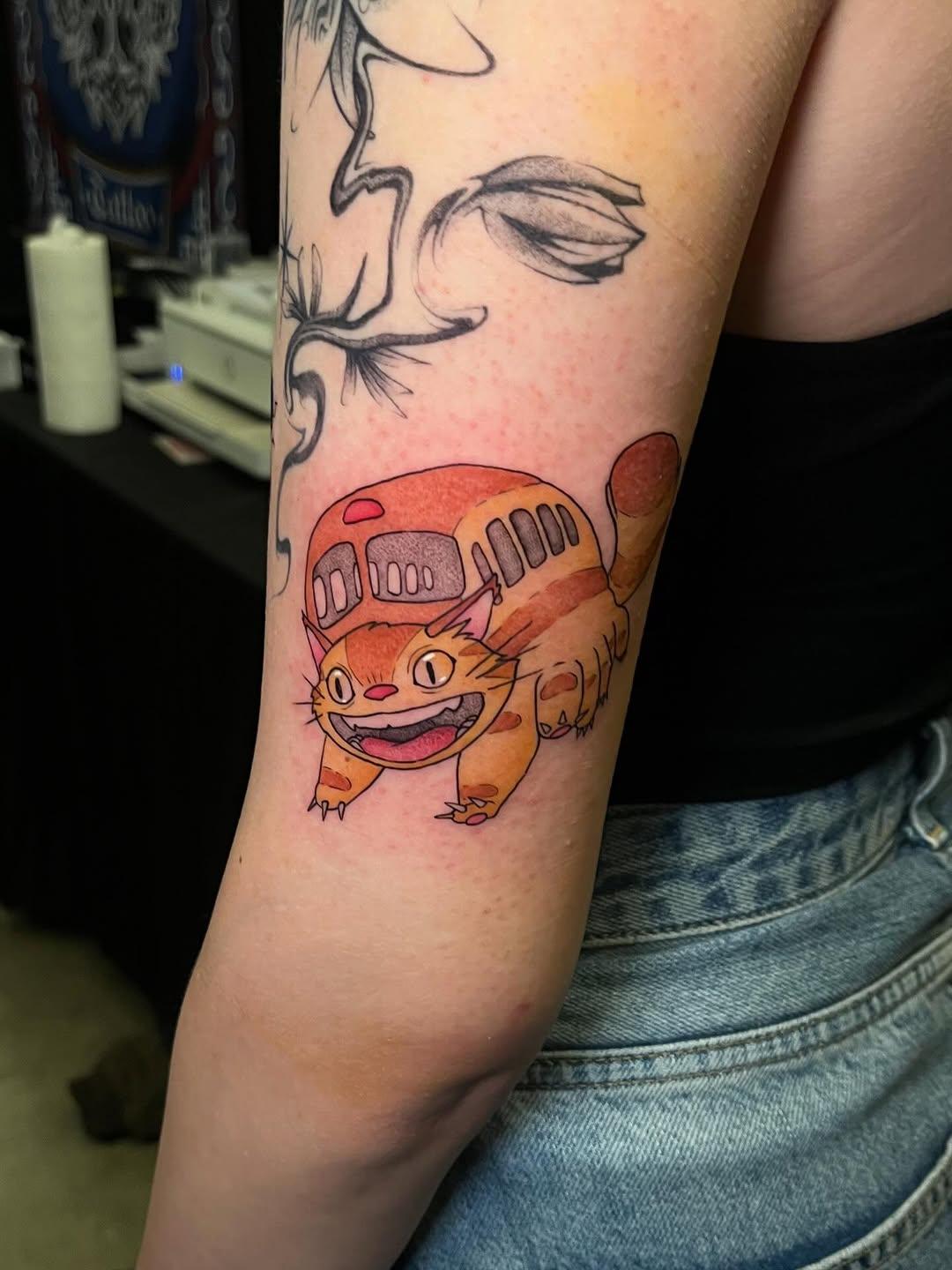 Tatouage chat bus Totoro — green_chu