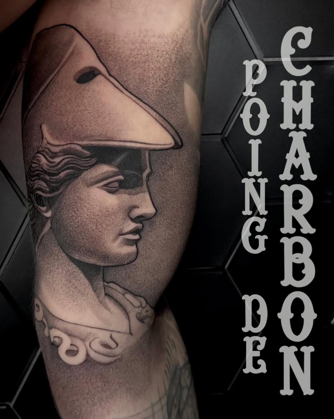 Tatouage Portrait antique dotwork — marc.winchestertattooshop