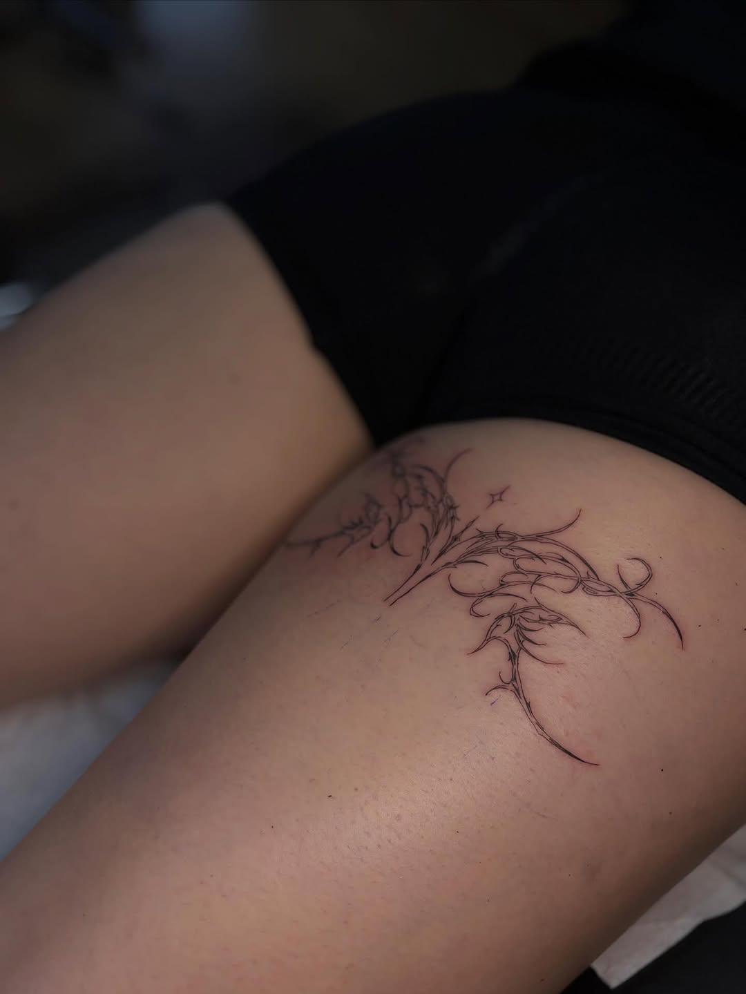 Tatouage fine line — _ita.ka