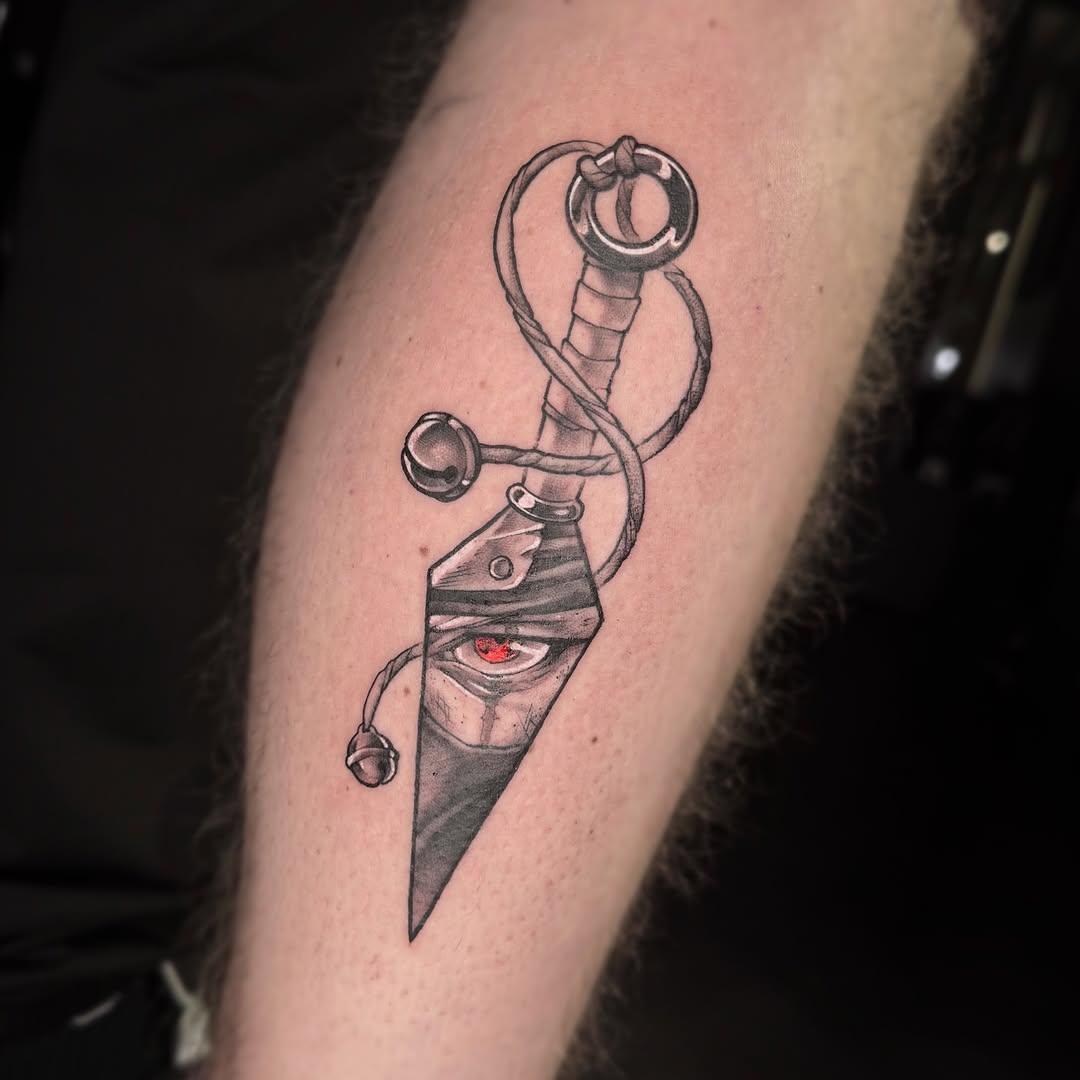 Tatouage kunai Kakashi Naruto black and grey — vins_fury