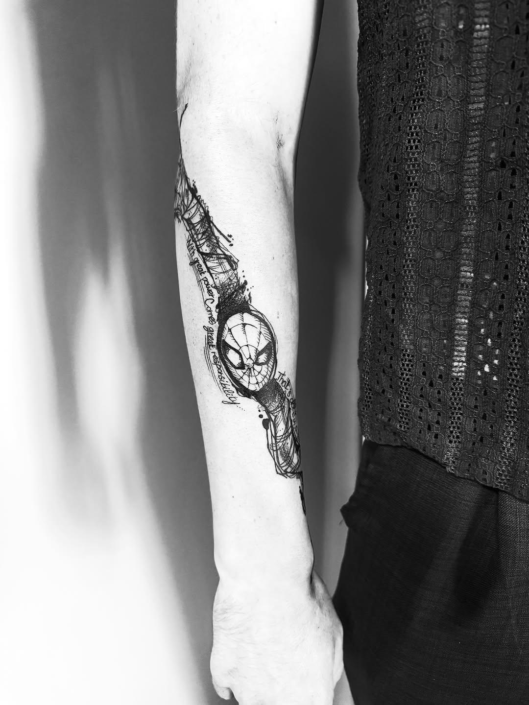 Spider-Man en sketch tattoo — _nobu_tattoo_