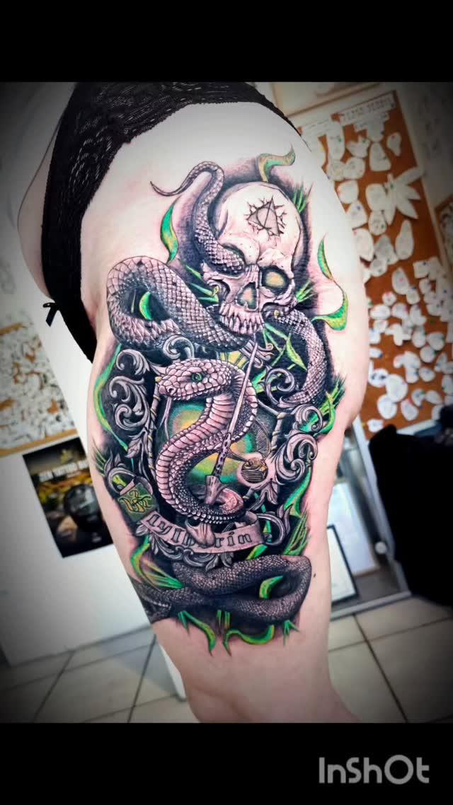Pièce réaliste sur le thème Serpentard — capitainerie.ink