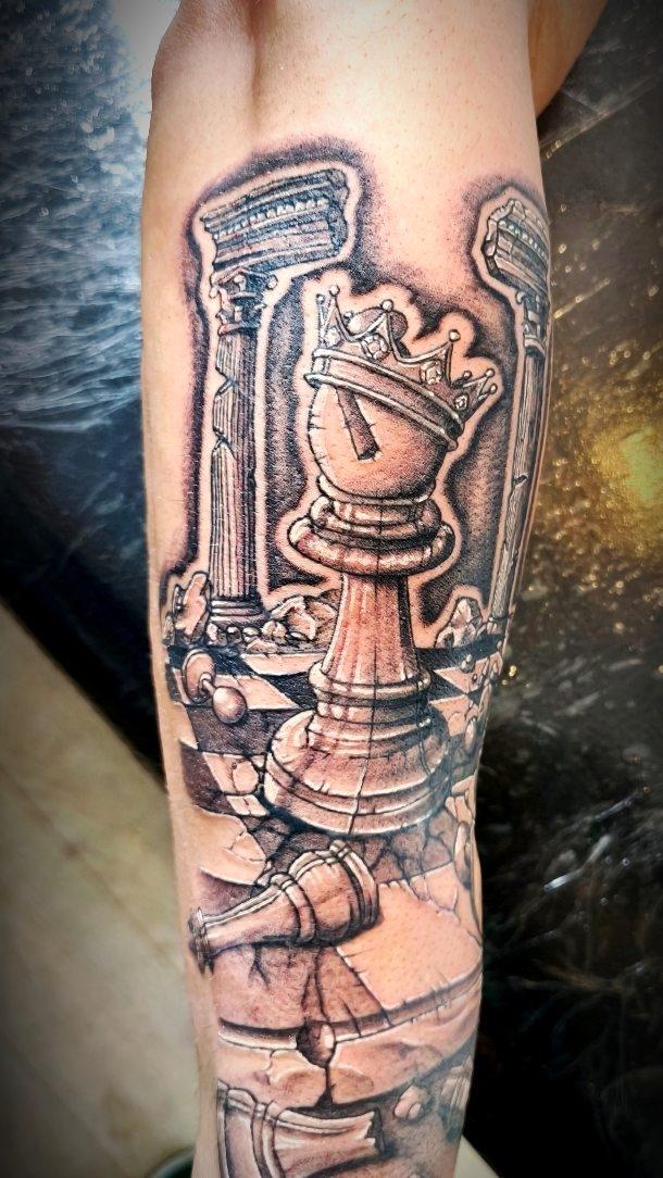 Pièce d'échecs réaliste « le fou prend le roi » — capitainerie.ink