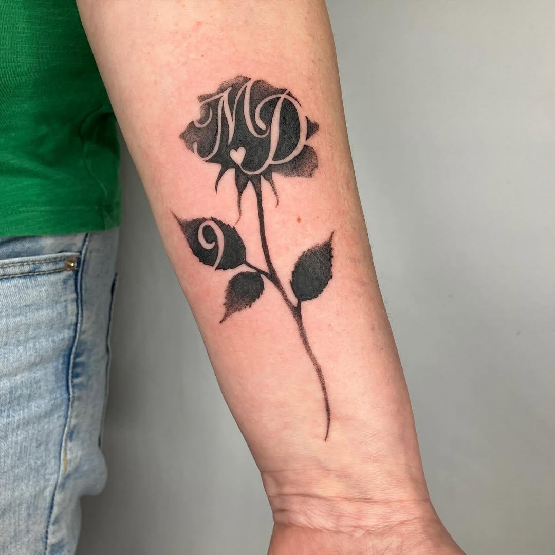 Tatouage fine line — lacerise.ttt