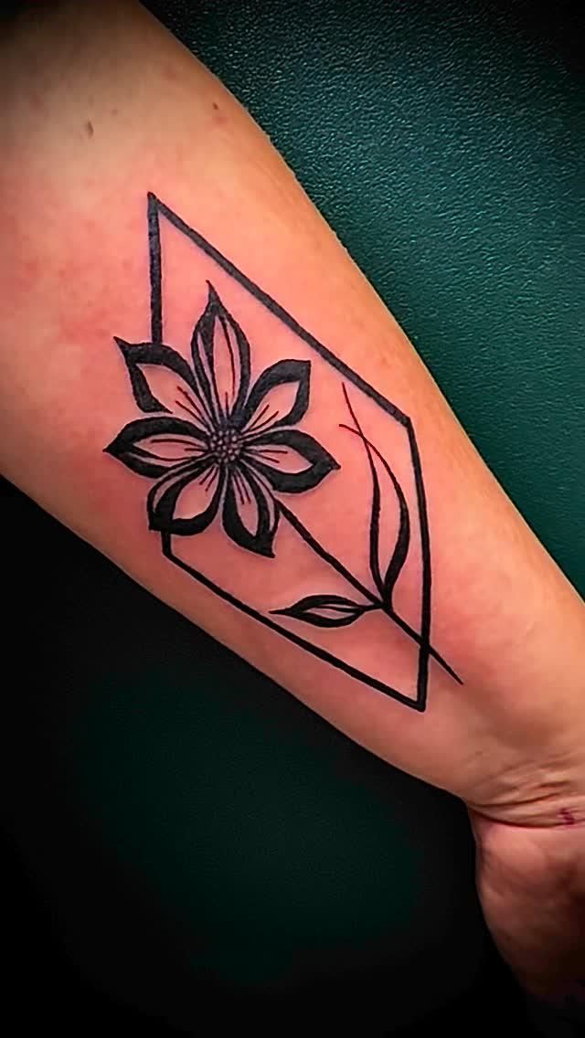 Tatouage blackwork — eklekt.ink