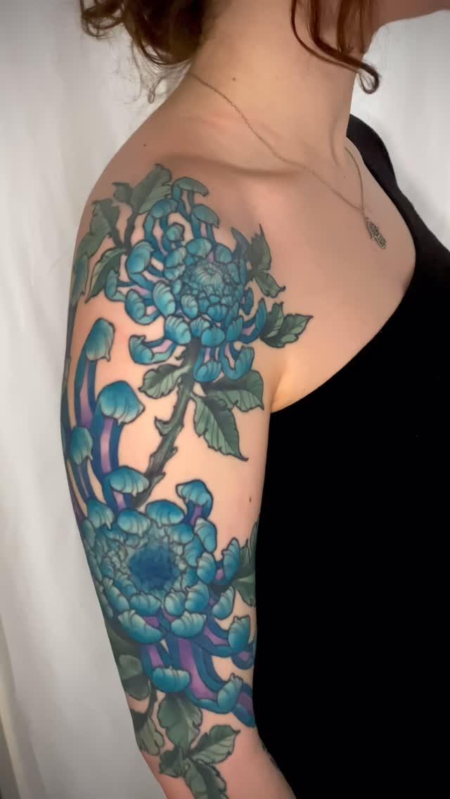 Tatouage Chrysanthemes duo epaulette — groseb