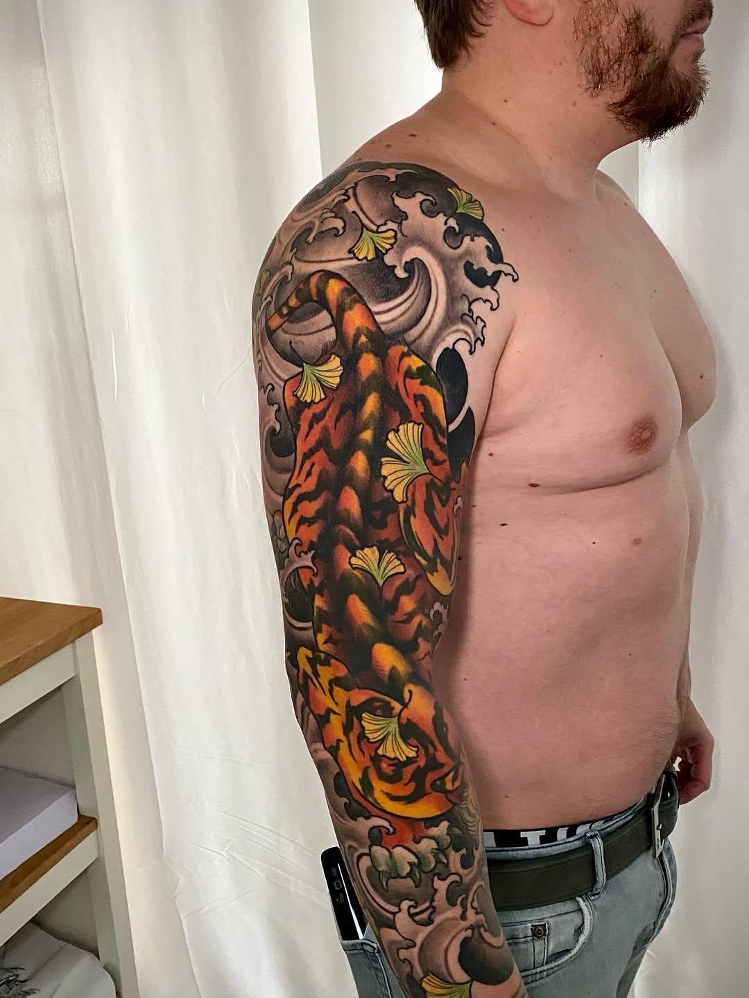 Tatouage Tora tigre vagues ginkgo bras — groseb