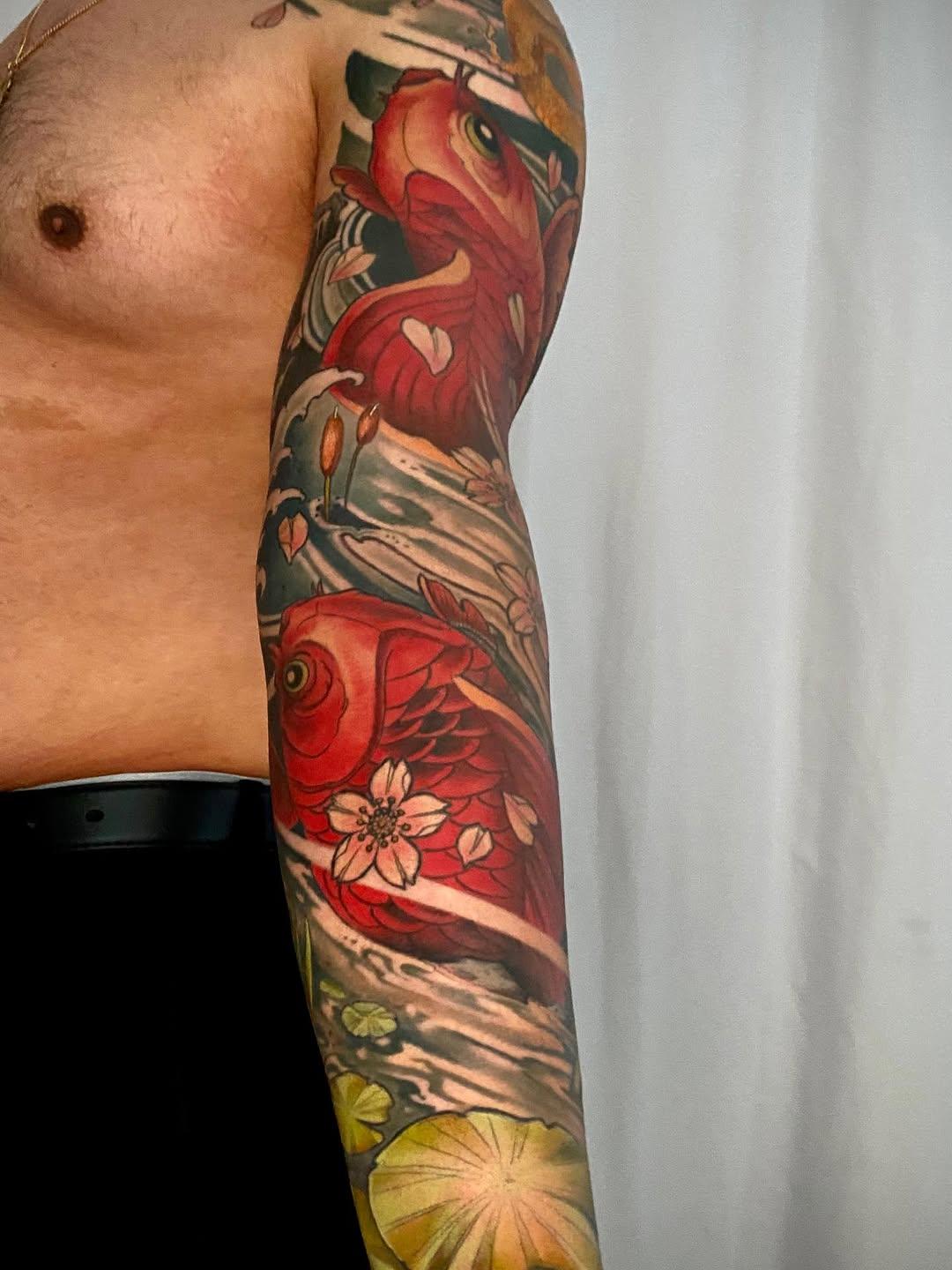 Tatouage Koi dragon cascade sakura bras — groseb