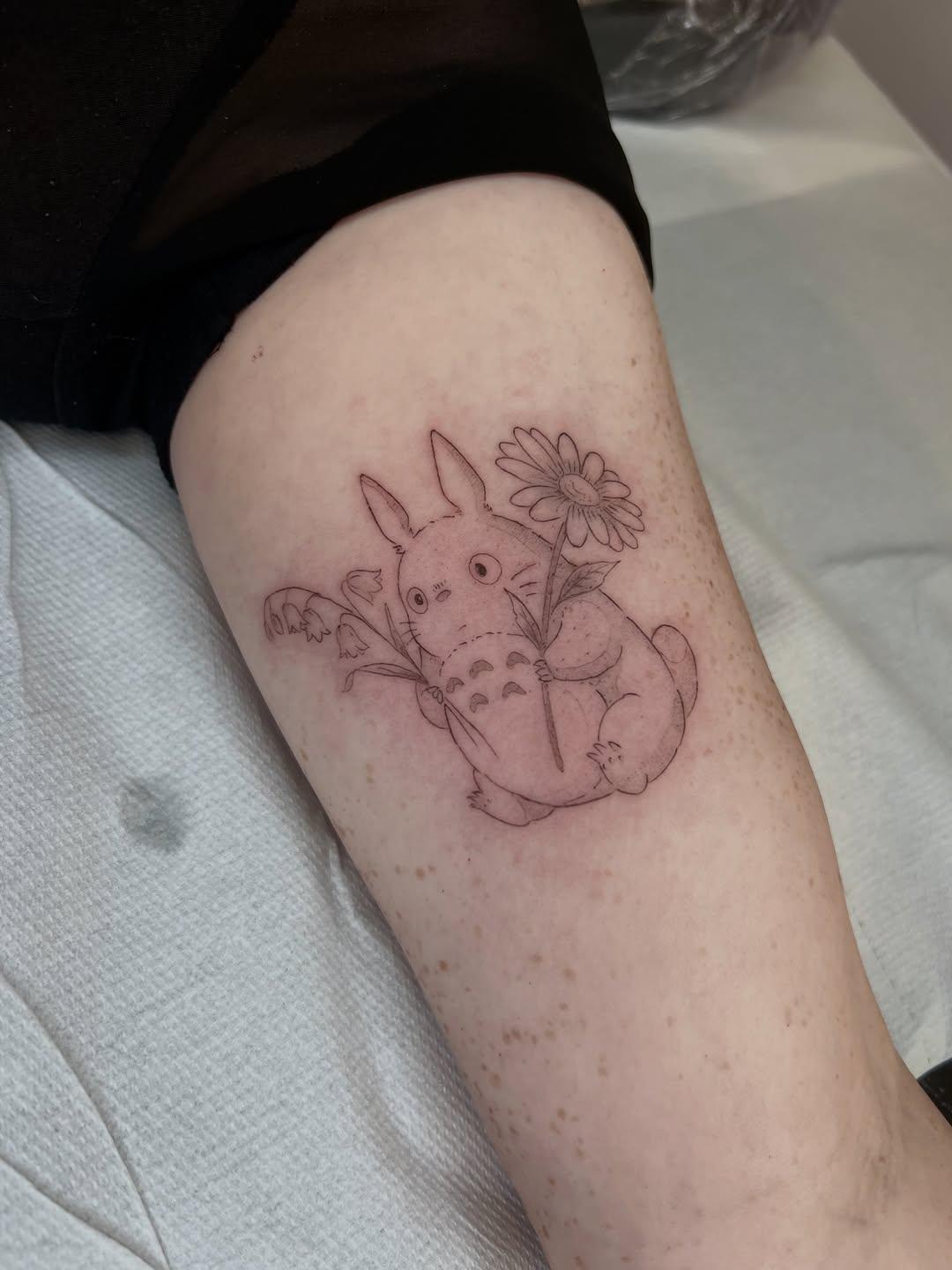 Tatouage Totoro — hengsenberg_tattoo
