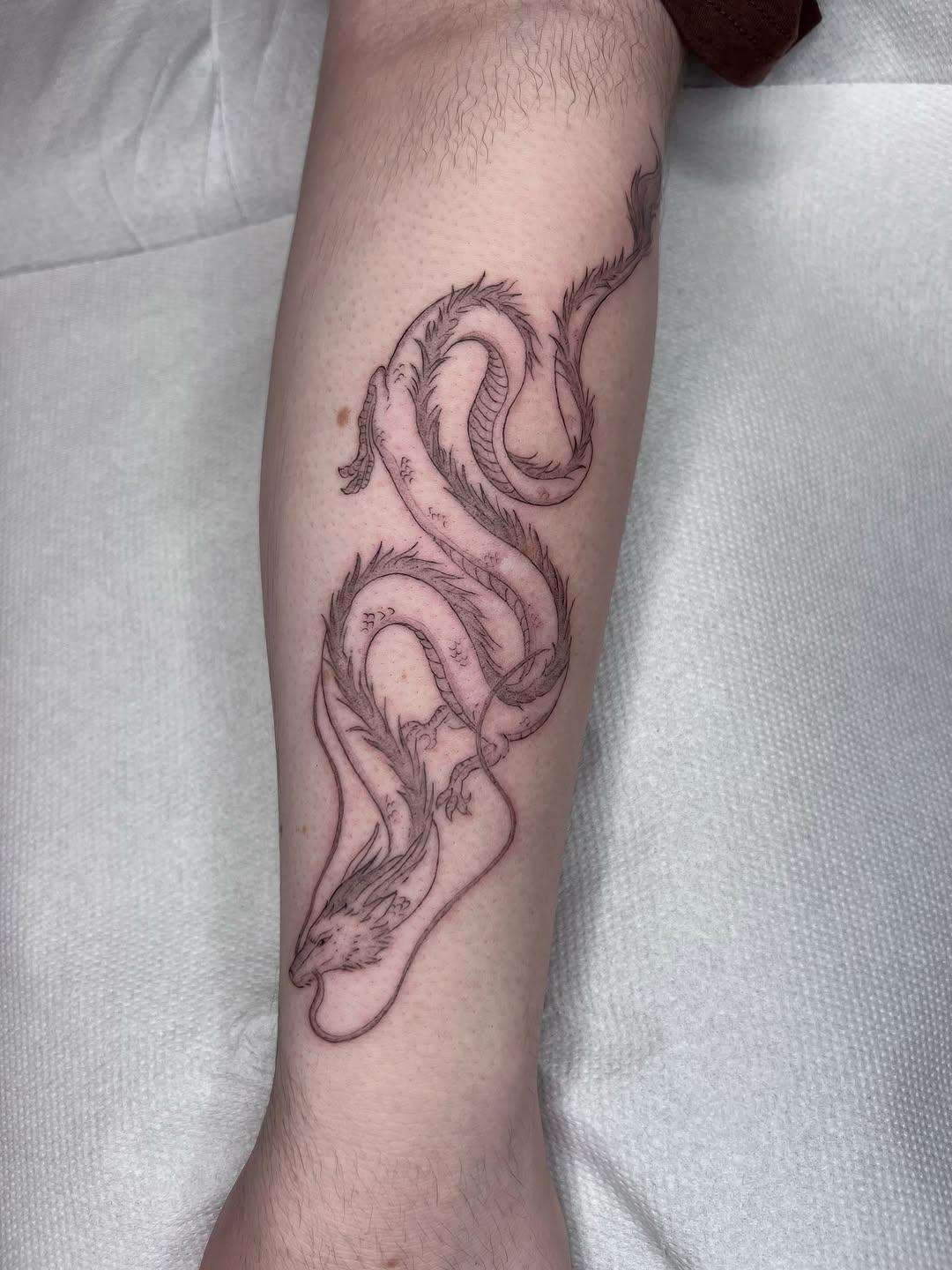 Tatouage dragon blanc Haku — hengsenberg_tattoo