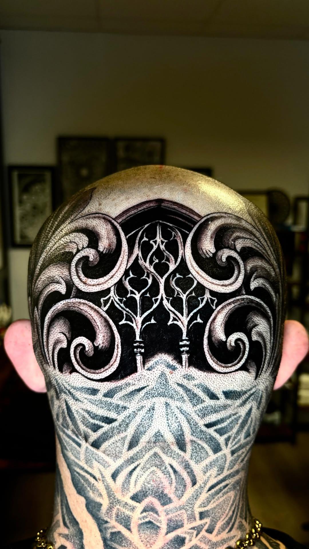 Tatouage Tête tatouée ornementale — link.ttt1