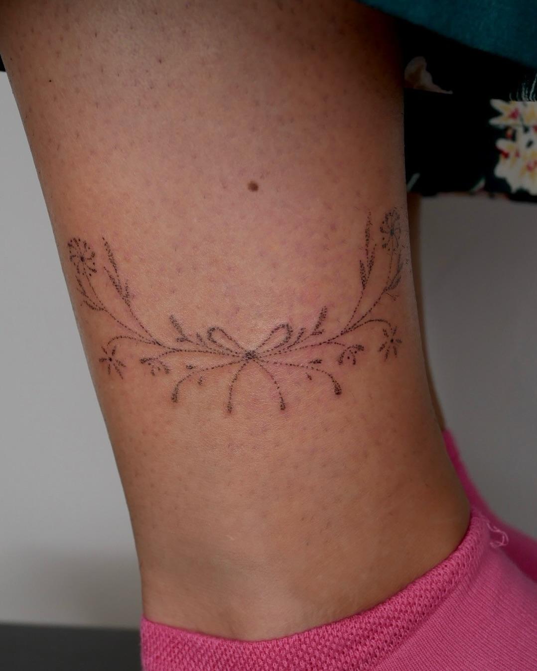 Tatouage handpoke noeud fleuri flash — emmachou.ttt