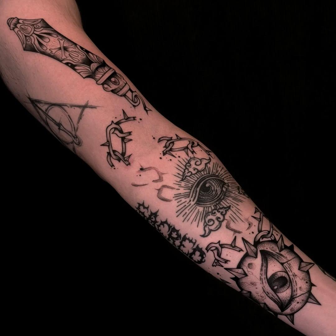 Arme médiévale blackwork — hakimxstuch