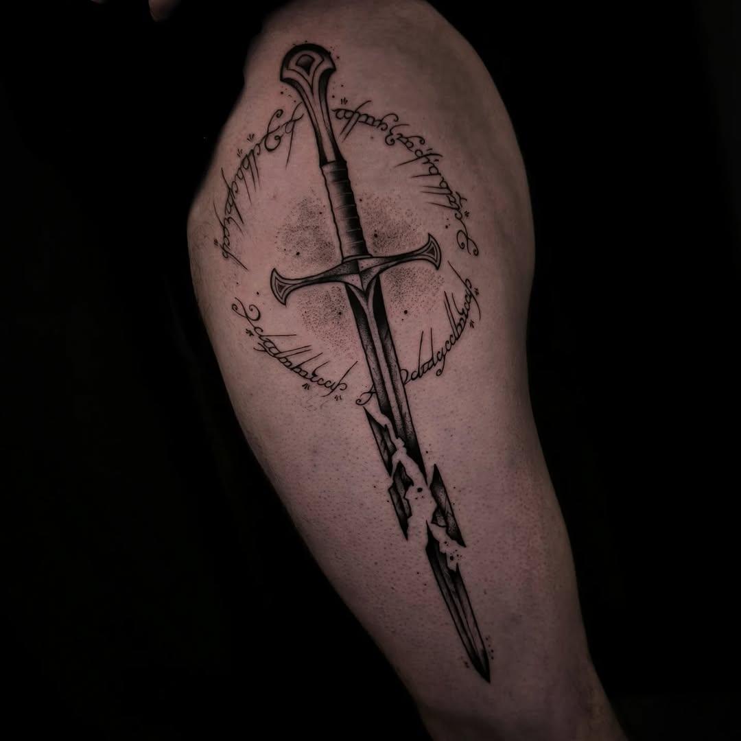 Épée médiévale blackwork — hakimxstuch
