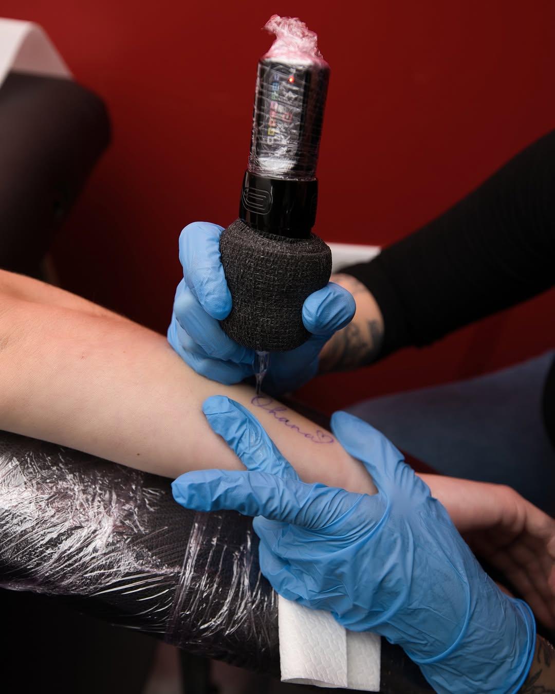 Tatouage Détails noir et gris — syamtattooink_buchelay