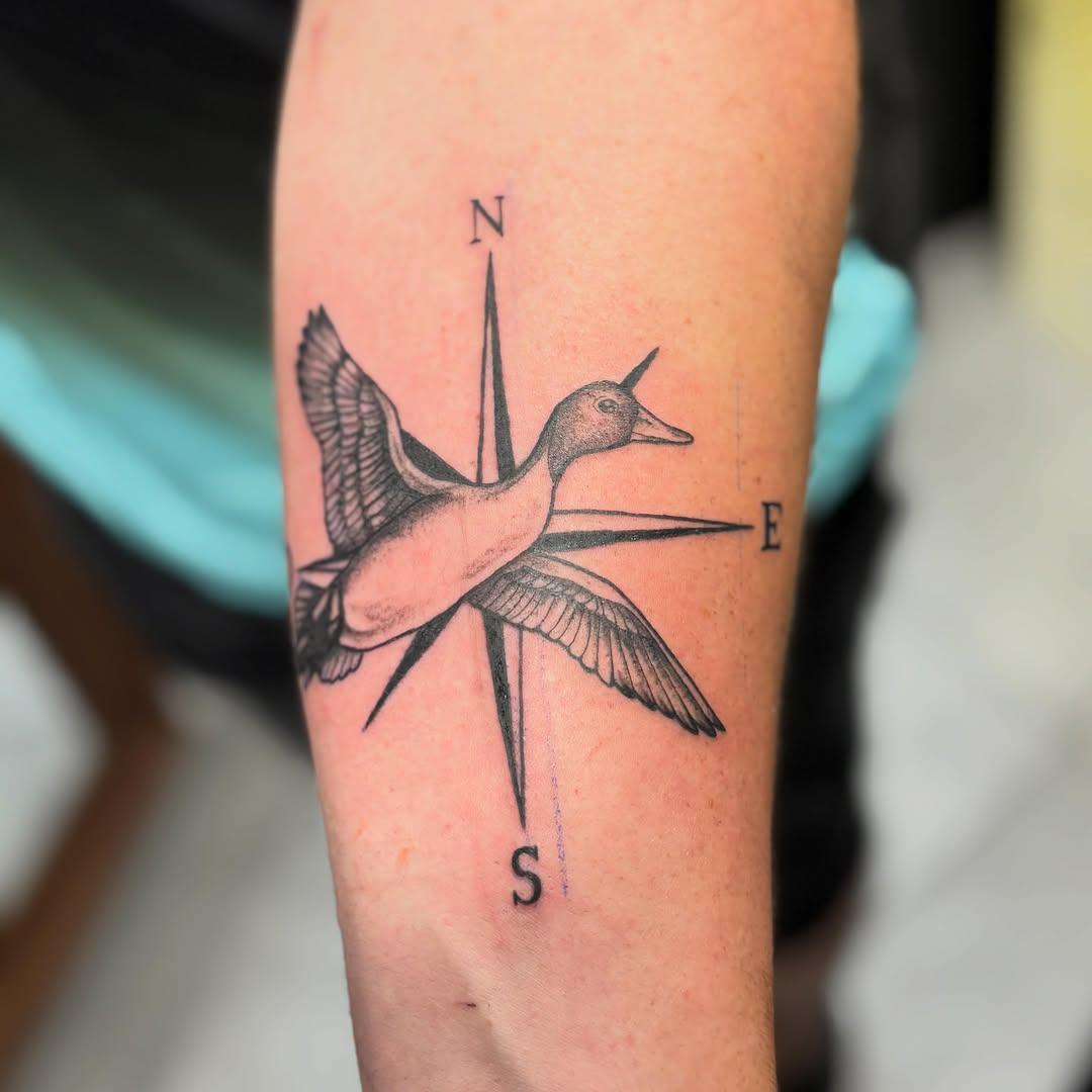 Tatouage fine line — _bloody_tattoo_