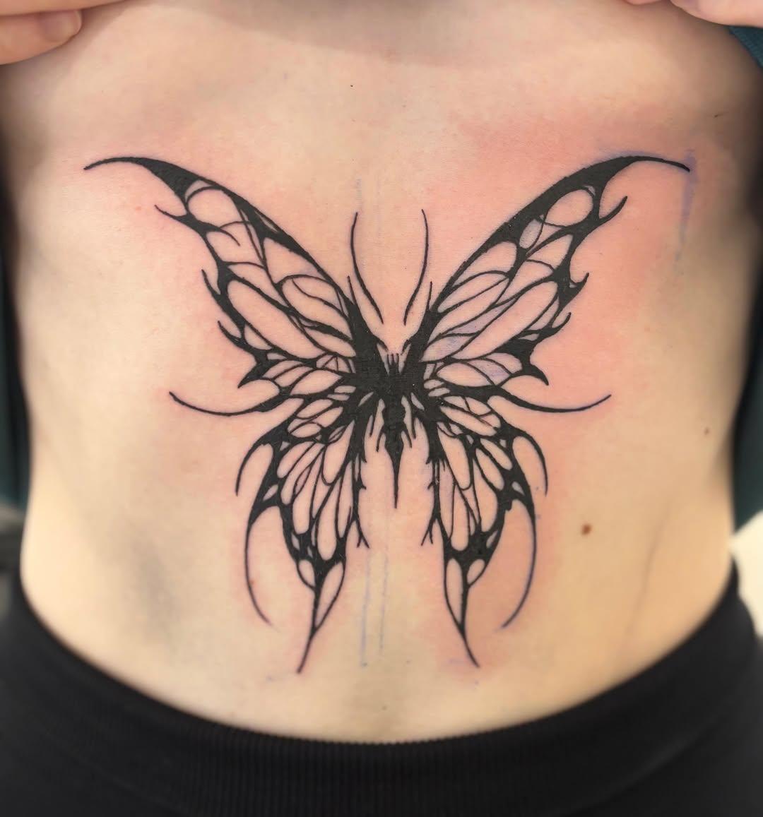 Tatouage fine line — _bloody_tattoo_