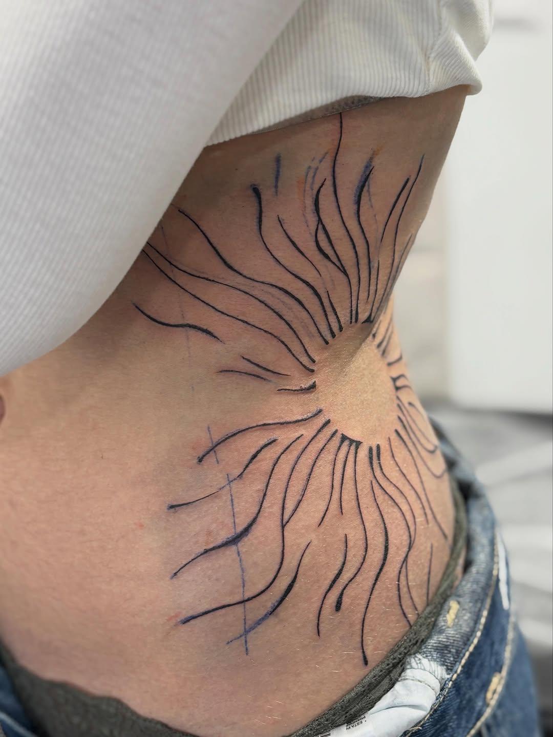 Tatouage fine line — _bloody_tattoo_
