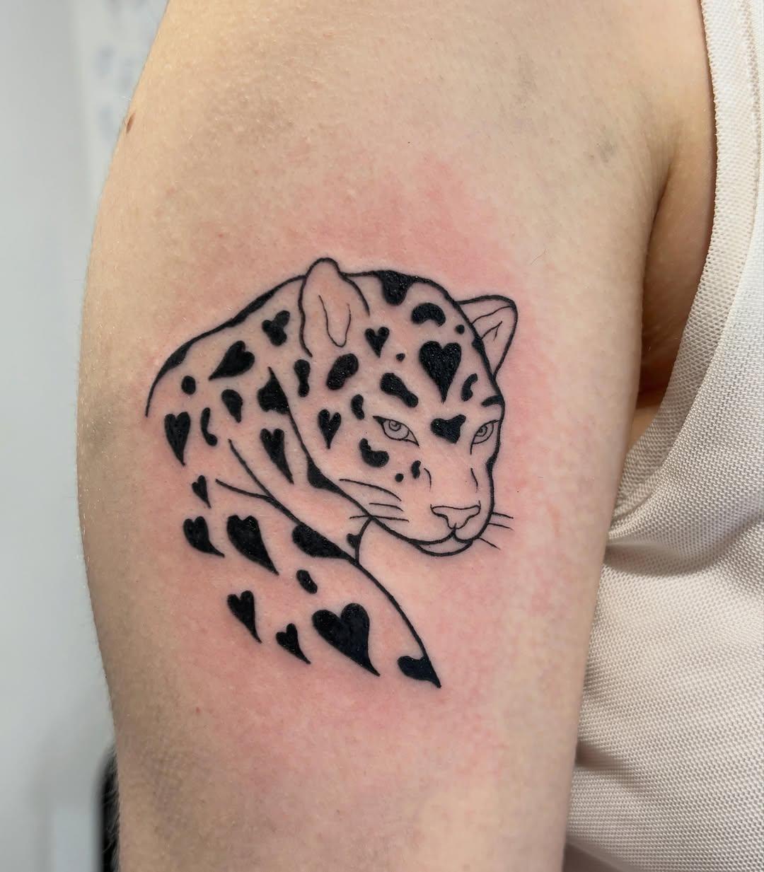 Tatouage fine line — _bloody_tattoo_
