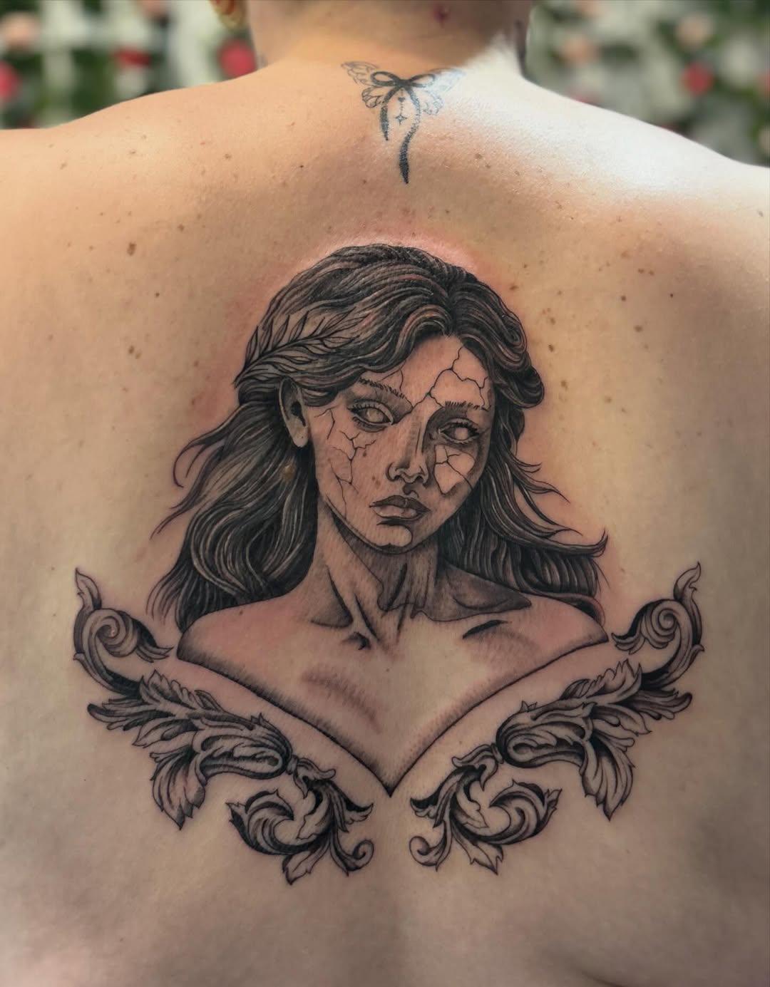 Tatouage fine line — _bloody_tattoo_