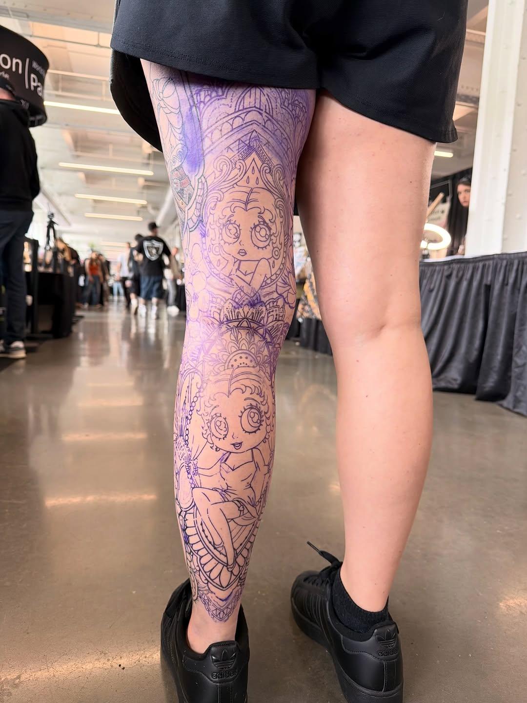 Tatouage Jambe 360 ornemental — marine_ishigo_tattoo