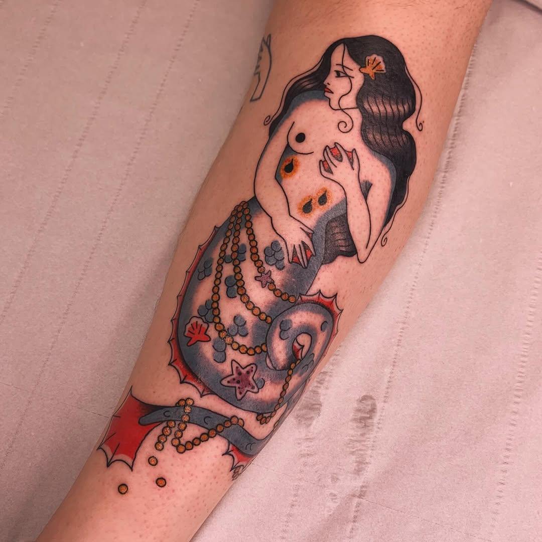 Grande sirène blackwork — astronomina