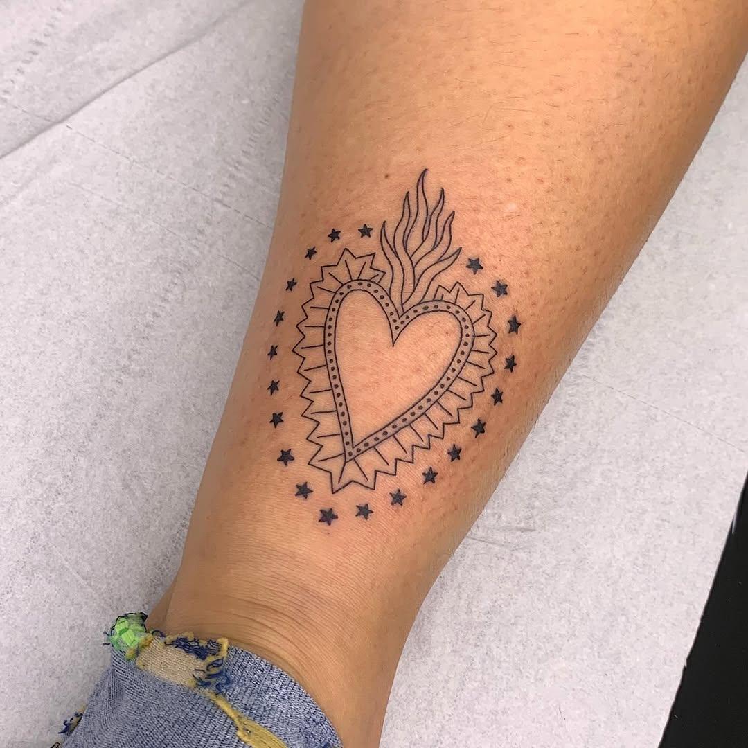 Cœur sacré blackwork — astronomina