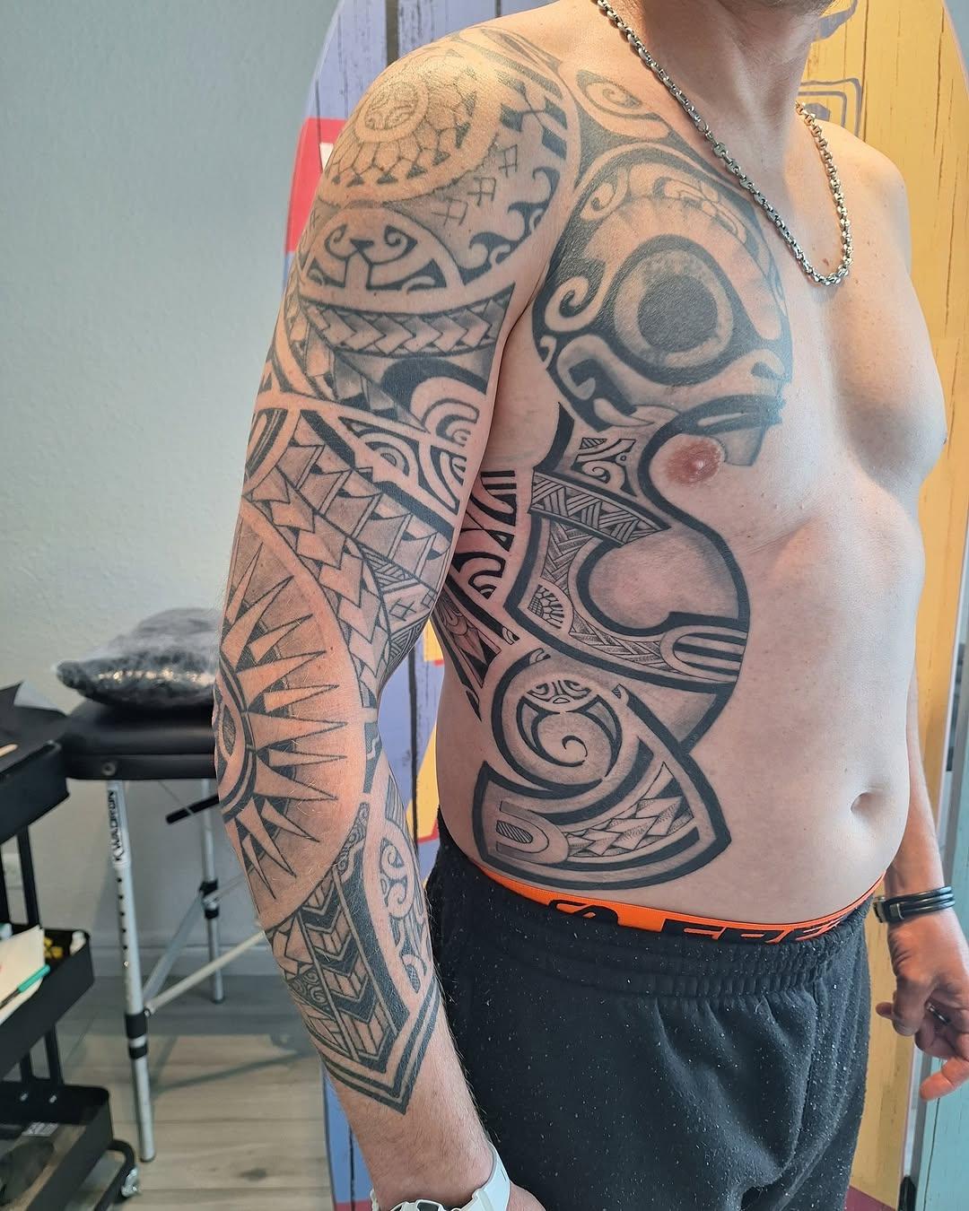 Tatouage polynésien — haamana.tatau