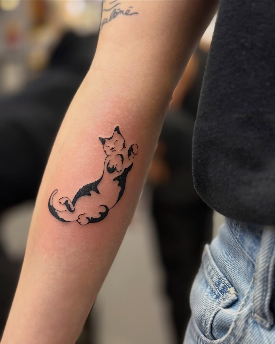 Tatouages de petites bêtes fine line — rosux_ttt