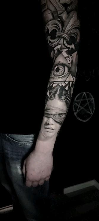 Tatouage œil et portrait réaliste black and grey — manuik_muller